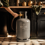 bouteille de gaz gris sous plan de travail